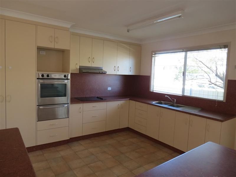 102 Miscamble Street, Roma QLD 4455