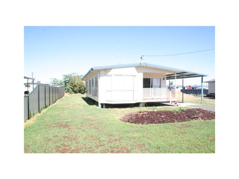 22 Luff Street, Roma QLD 4455
