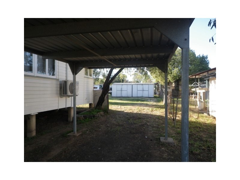 27 South Street, Roma QLD 4455