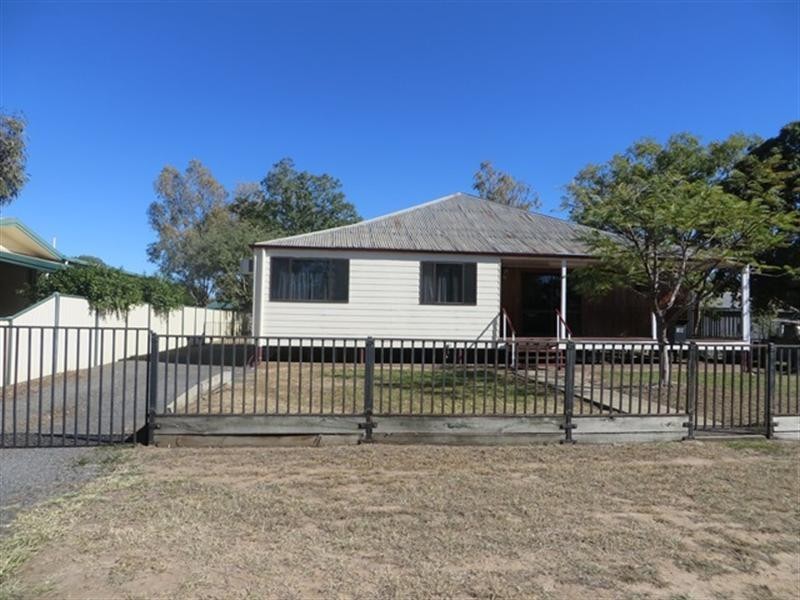 109 Charles Street, Roma QLD 4455