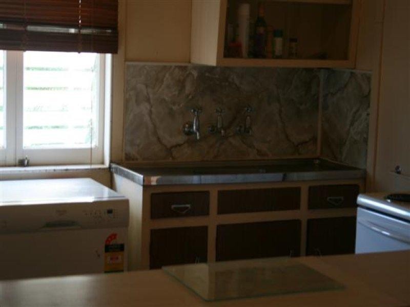 129 Miscamble Street, Roma QLD 4455