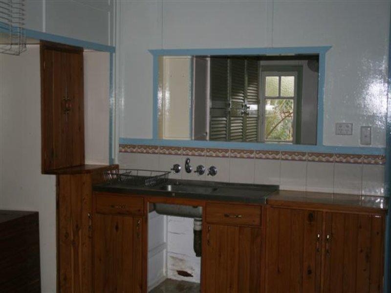9 Arthur Street, Roma QLD 4455