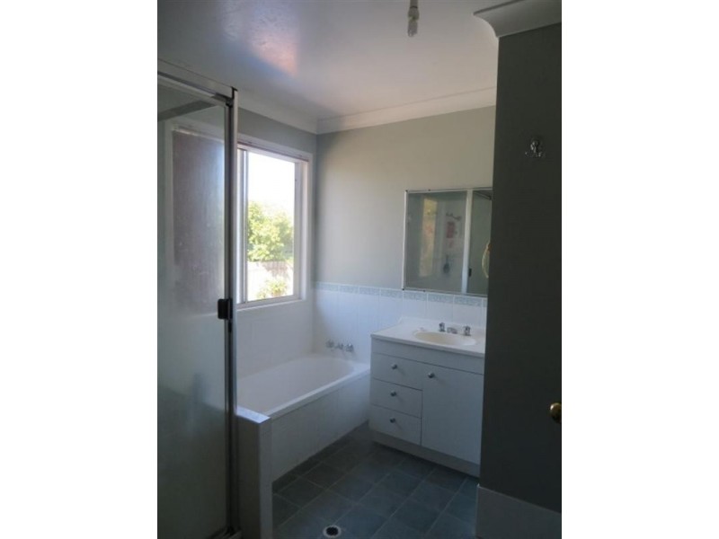 120 Bowen Street, Roma QLD 4455