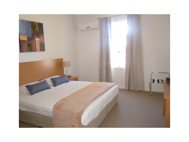 31-33 Lovell Street, Roma QLD 4455