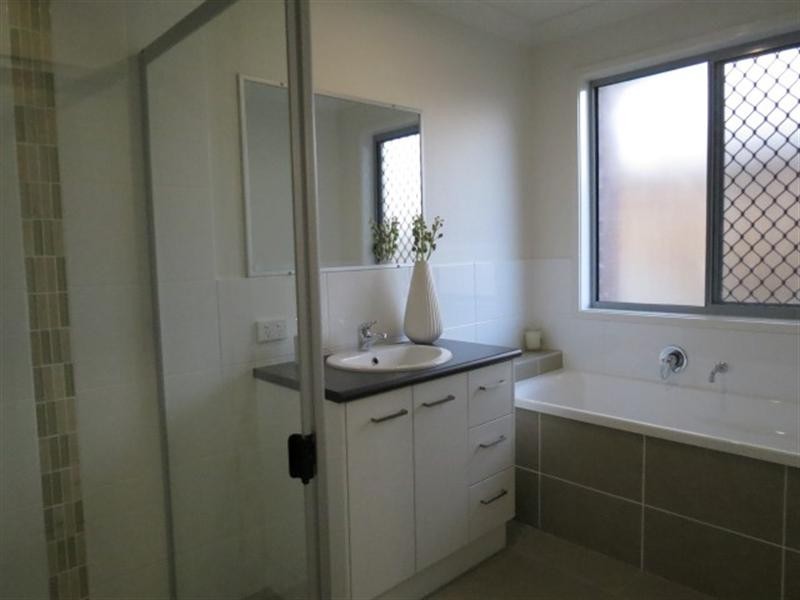 6 Clearview Drive, Roma QLD 4455