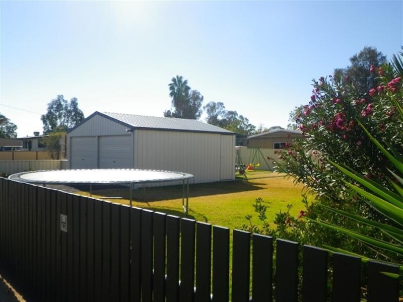 65 Raglan Street, Roma QLD 4455