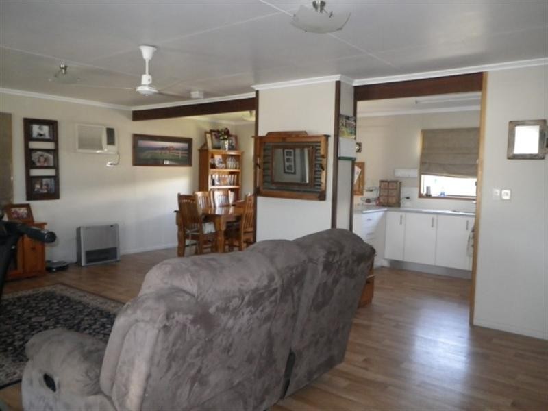65 Raglan Street, Roma QLD 4455