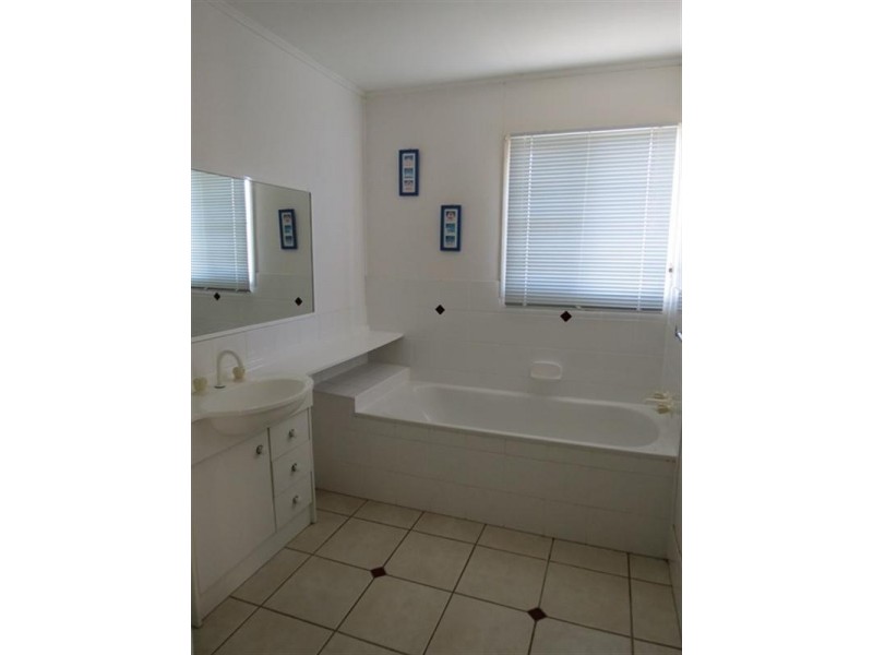 53 Cottell Street, Roma QLD 4455