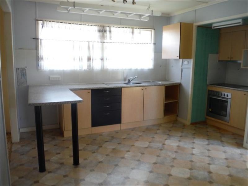 26 Downs Street, Roma QLD 4455