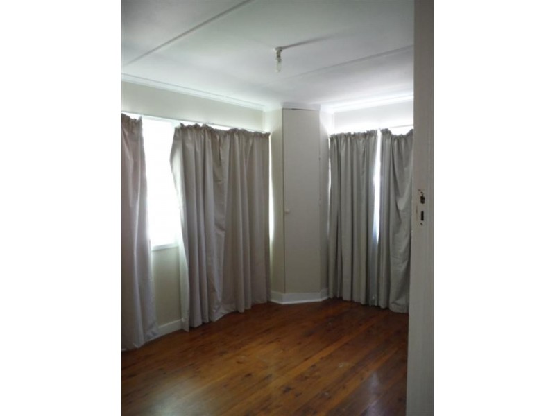 26 Downs Street, Roma QLD 4455