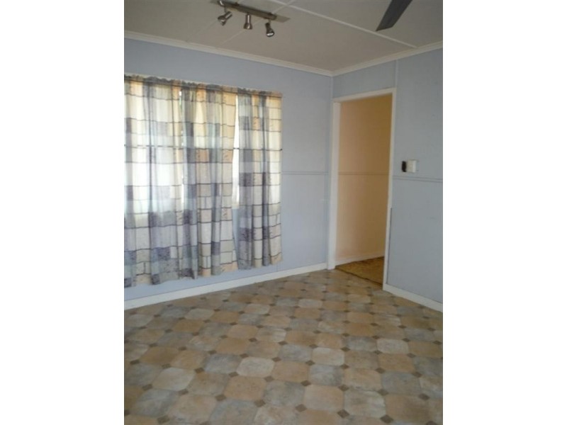 26 Downs Street, Roma QLD 4455