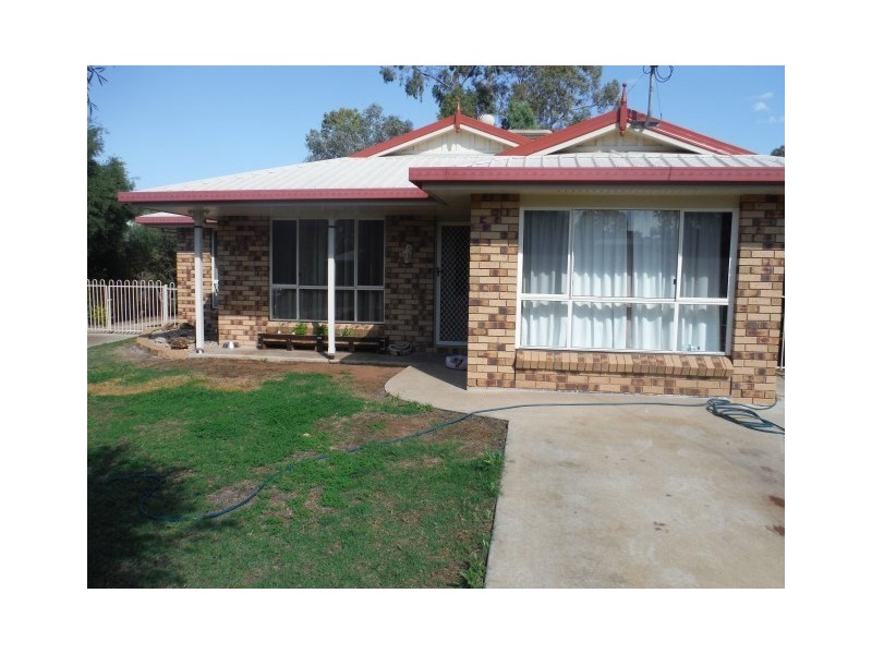 9 Roma Crescent, Roma QLD 4455