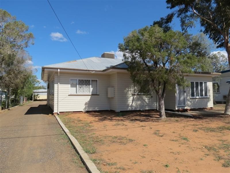 84 Miscamble Street, Roma QLD 4455