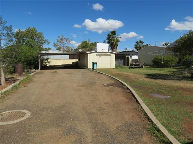 84 Miscamble Street, Roma QLD 4455