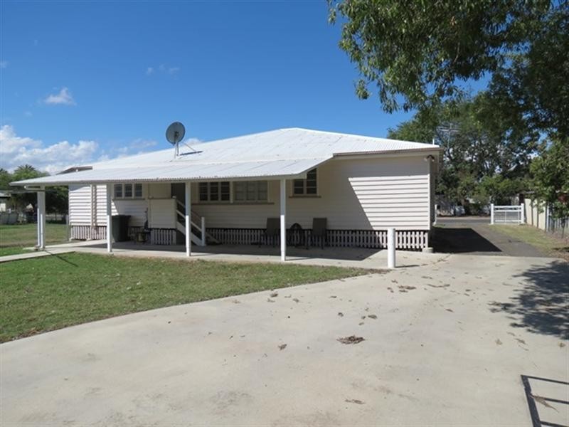 19 Hunter Street, Roma QLD 4455