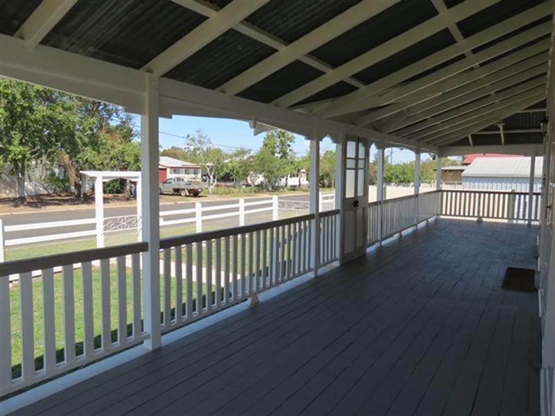 19 Hunter Street, Roma QLD 4455