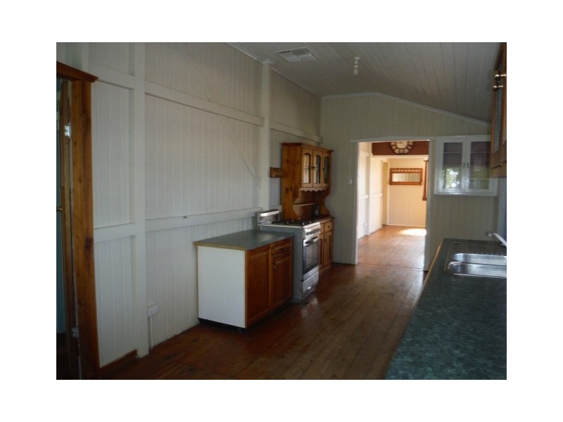 44 Clayton Road, Roma QLD 4455