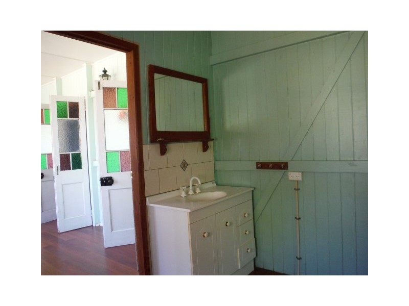 44 Clayton Road, Roma QLD 4455