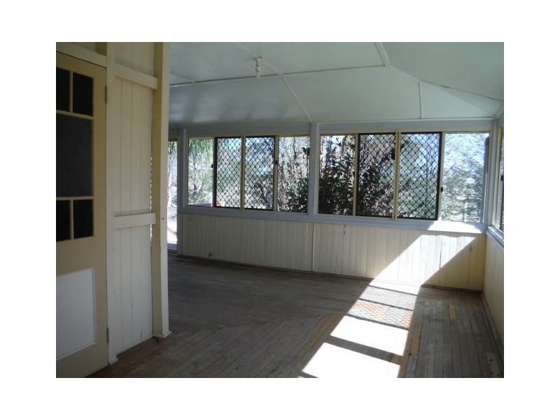 44 Clayton Road, Roma QLD 4455