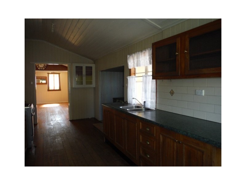 44 Clayton Road, Roma QLD 4455