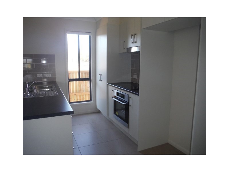 7 Acacia Road, Roma QLD 4455