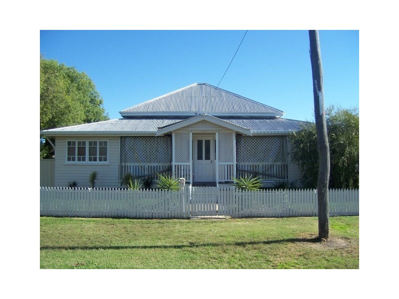 17 May Street, Roma QLD 4455