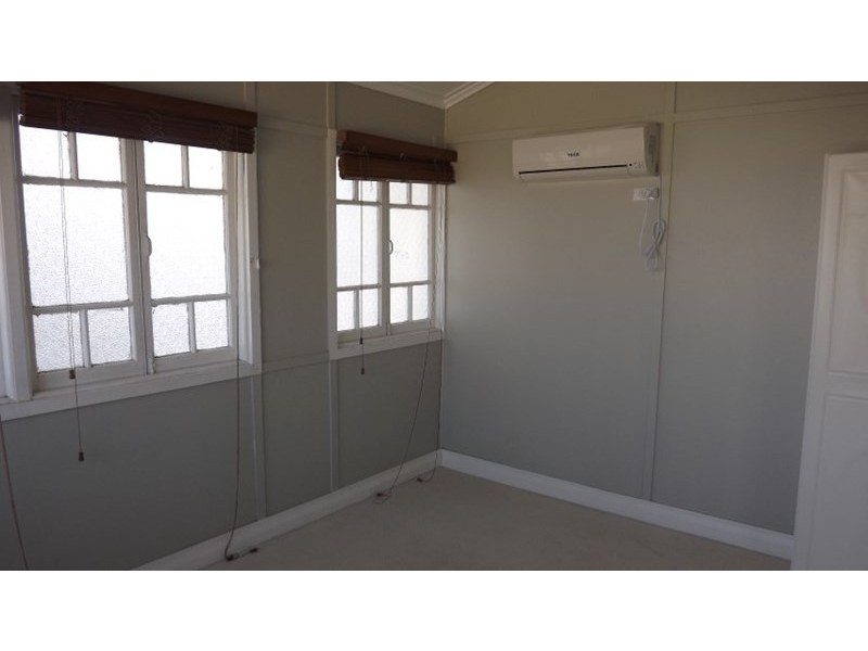 17 May Street, Roma QLD 4455