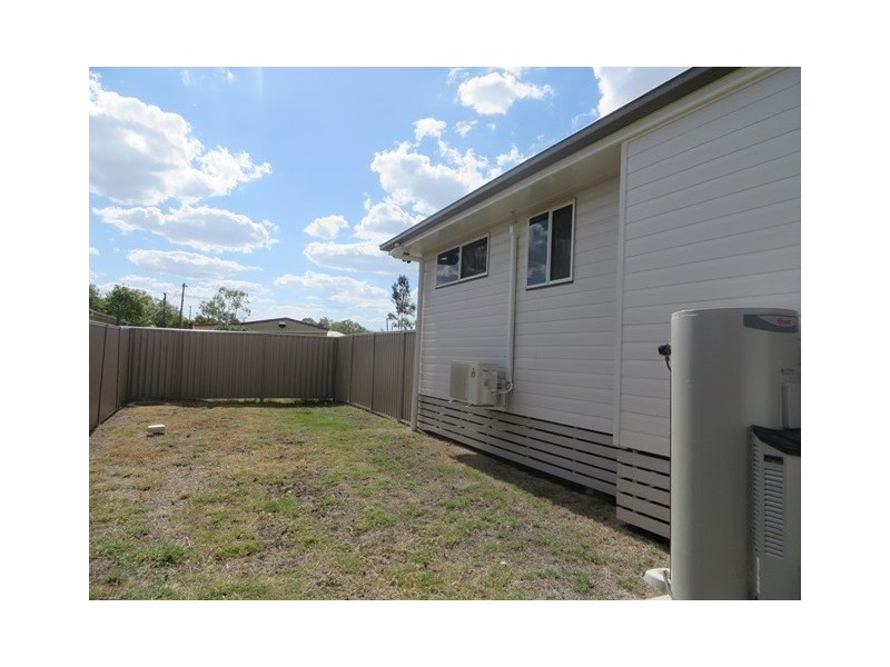 32 South Street, Roma QLD 4455