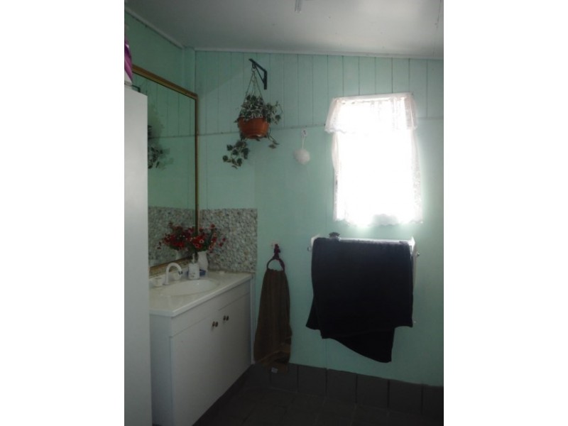 24 Russell Street, Wallumbilla QLD 4428