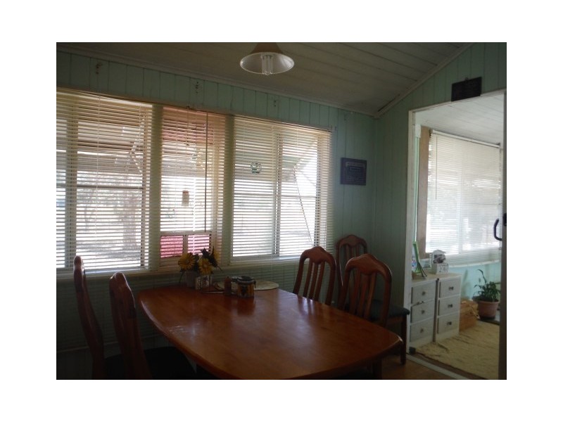 24 Russell Street, Wallumbilla QLD 4428