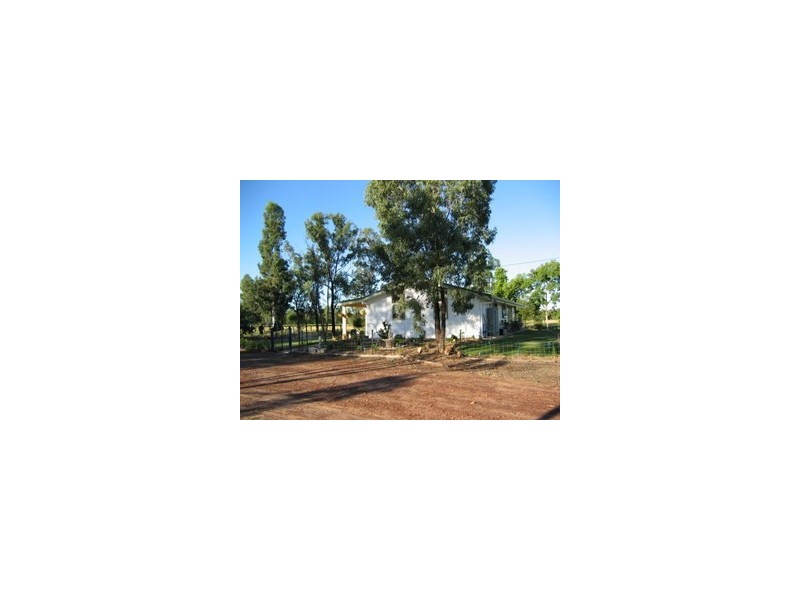 71 McPhie Street, Roma QLD 4455