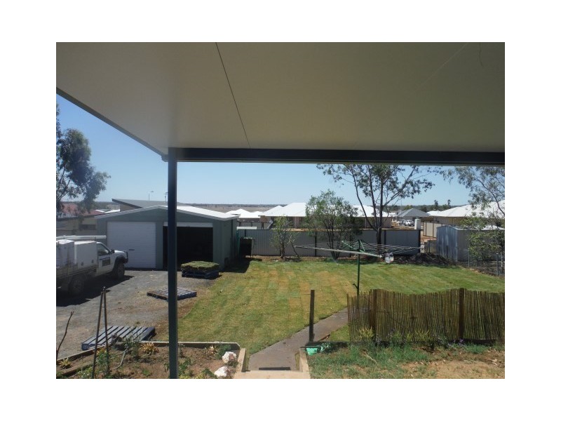 7 Robusta Drive, Roma QLD 4455