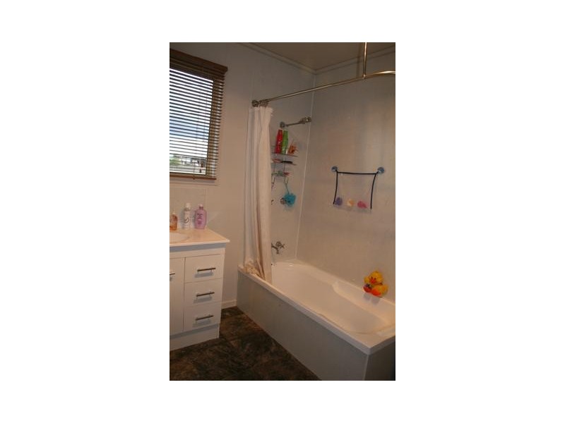 30 Luff Street, Roma QLD 4455