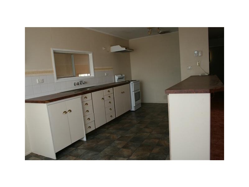 2 Elmer Street, Roma QLD 4455