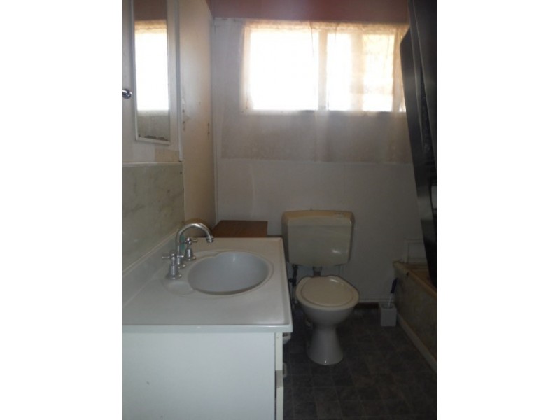 23 Jackson Street, Roma QLD 4455