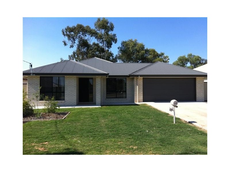 13 Courtney Street, Roma QLD 4455