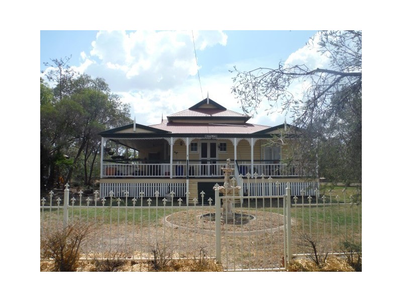 5 Arthur Street, Roma QLD 4455