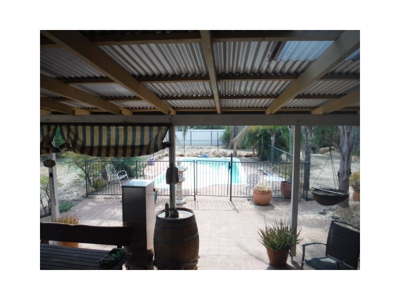 5 Arthur Street, Roma QLD 4455