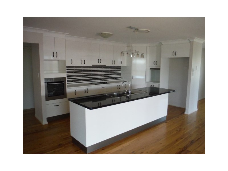 10 Beetson Drive, Roma QLD 4455