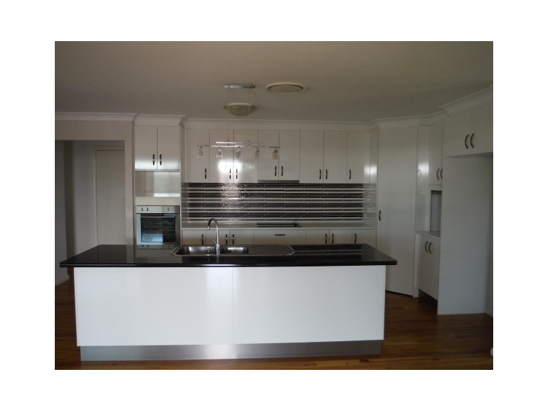 10 Beetson Drive, Roma QLD 4455