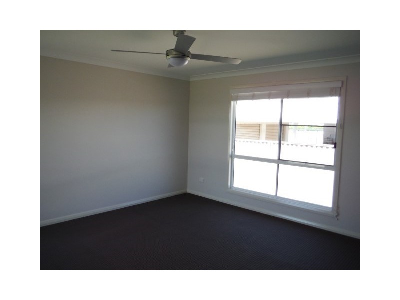 10 Beetson Drive, Roma QLD 4455