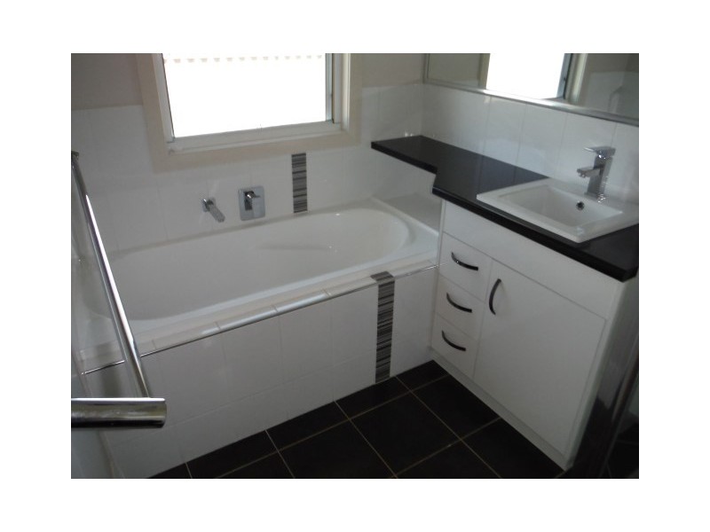 10 Beetson Drive, Roma QLD 4455