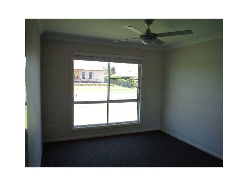 10 Beetson Drive, Roma QLD 4455