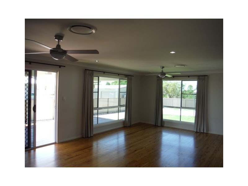 10 Beetson Drive, Roma QLD 4455