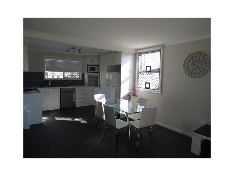 2/105 Bowen Street, Roma QLD 4455