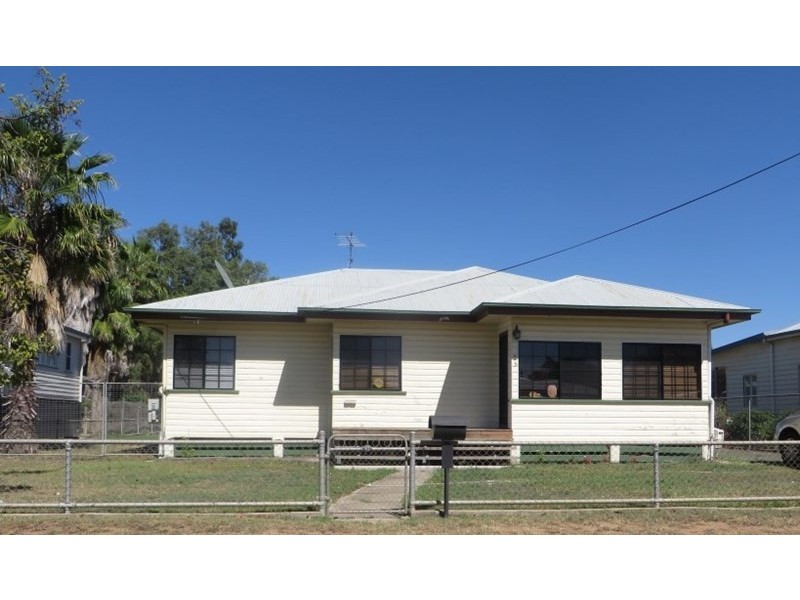 23 Arthur Street, Roma QLD 4455