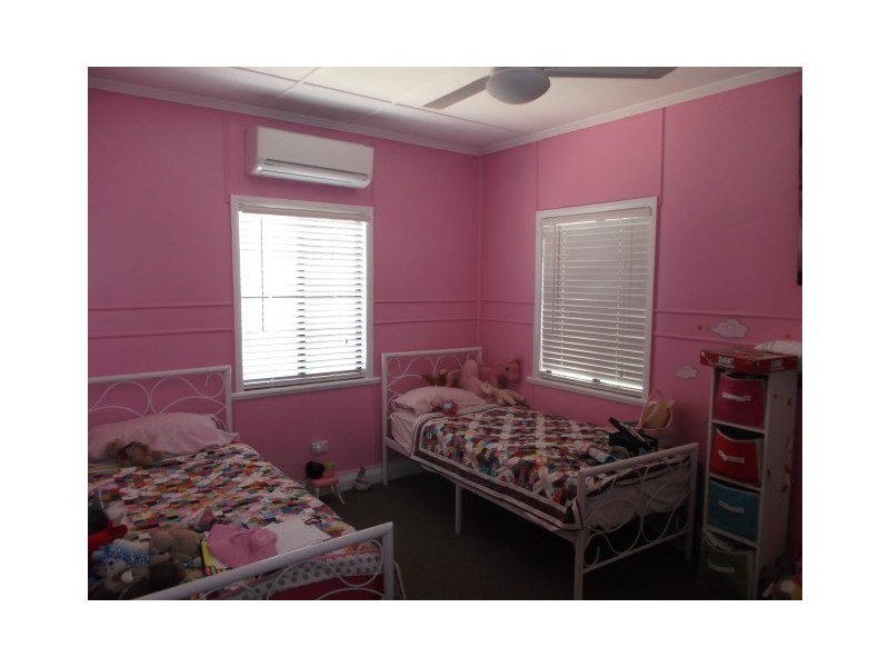 23 Arthur Street, Roma QLD 4455