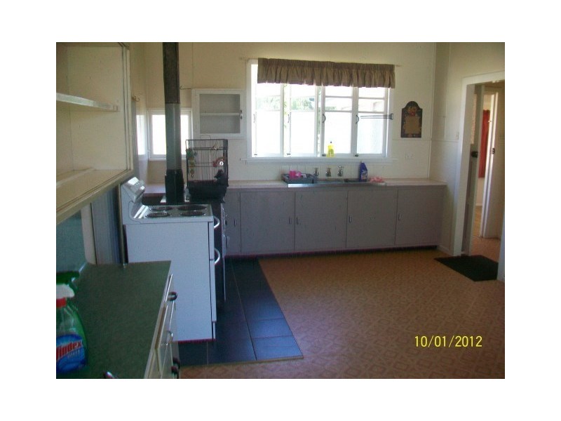 51 Raglan Street, Roma QLD 4455