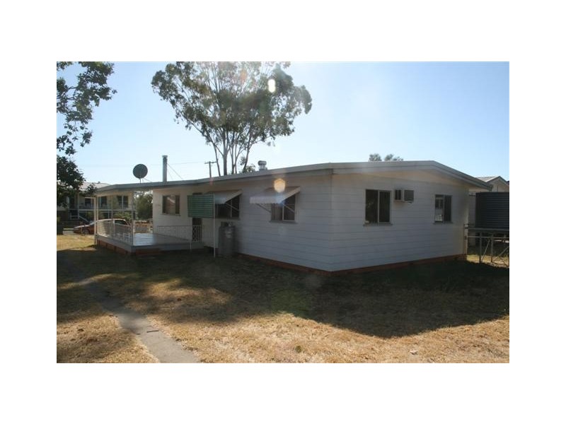 6 Fowles Street, Roma QLD 4455