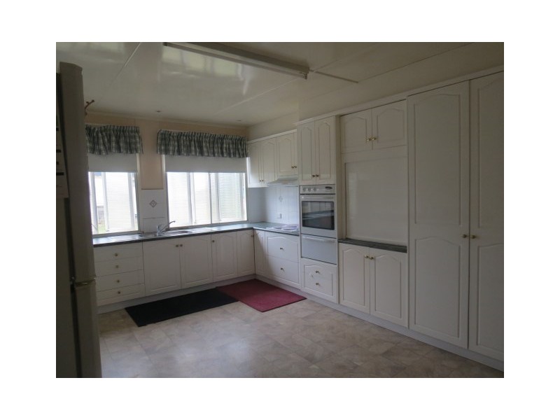 18 Lewis Street, Roma QLD 4455